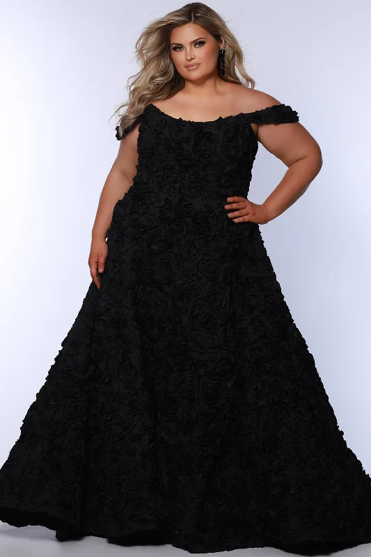 Lace - covered wedding dresses with a scalloped hem​ Sydneys Closet SC7397 A Line Long Formal Prom Plus Size Dress
