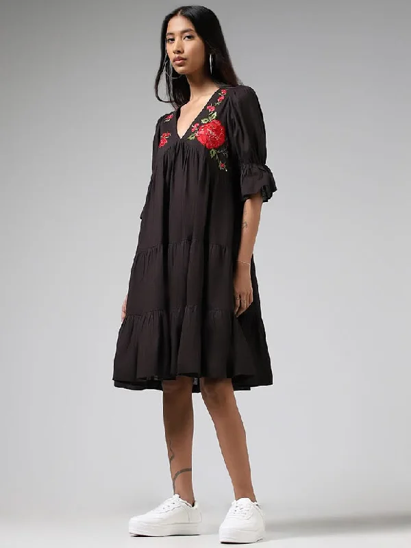Women's sequined party pants Mom jeans for a nostalgic and casual look Bombay Paisley Black Floral Embroidered Cotton Tiered Dress