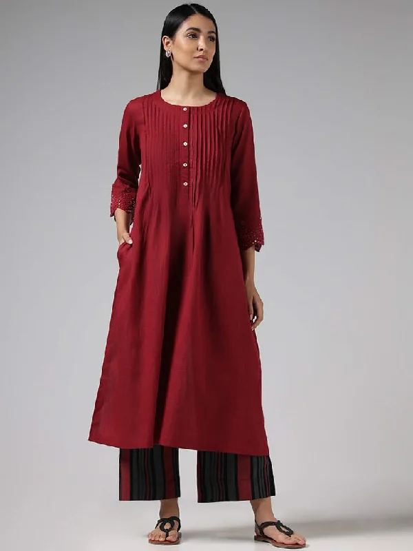 Women's luxury leather pants Stretch women jeans for enhanced mobility and comfort Utsa Maroon Pintucked Gathered Kurta